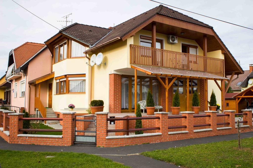 Marina-Buek Apartmanhaz 객실 사진