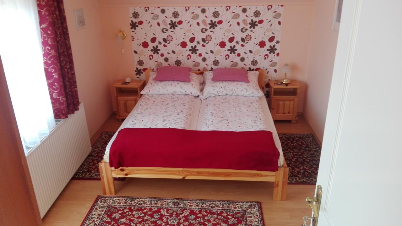Marina-Buek Apartmanhaz 외부 사진
