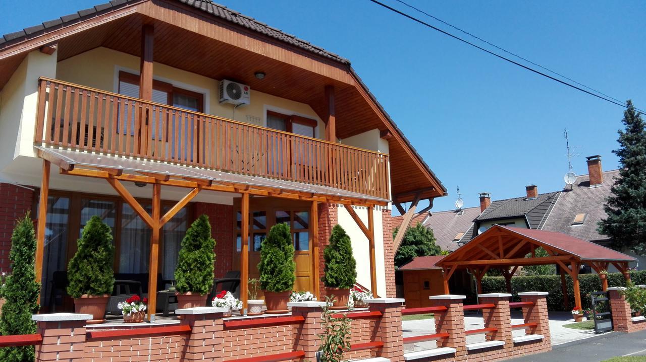 Marina-Buek Apartmanhaz 외부 사진